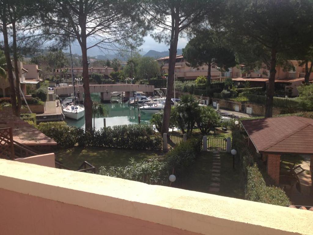 Aparthotel Baia Dei Delfini Furnari