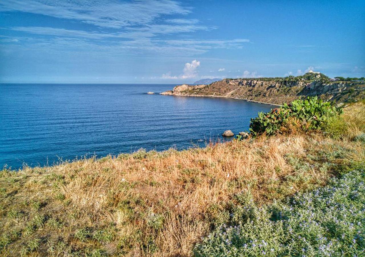 Baia Dei Delfini Aparthotel Furnari